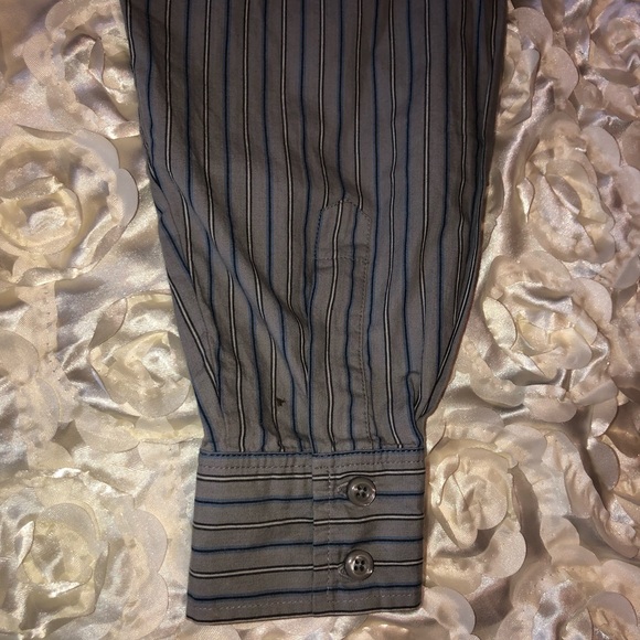 Career button down dress shirt - Picture 3 of 4